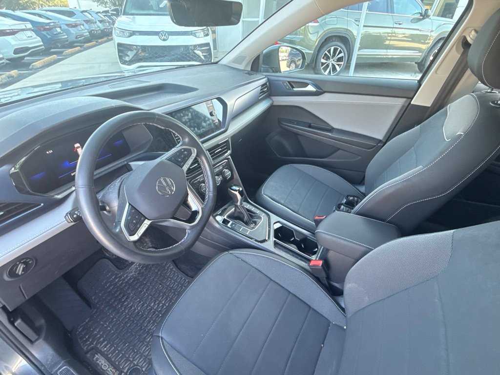 Certified 2024 Volkswagen Taos SE w/ Panoramic Sunroof Package FWD image 12