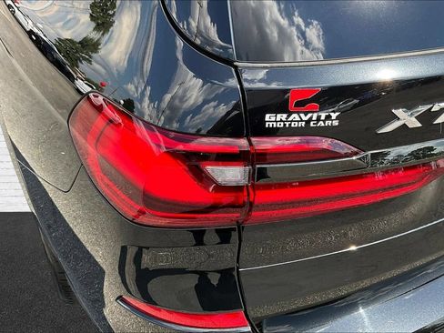 Used 2022 BMW X7 xDrive40i w/ M Sport Package AWD/4WD image 22