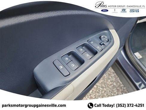 New 2025 Hyundai Venue Limited image 15