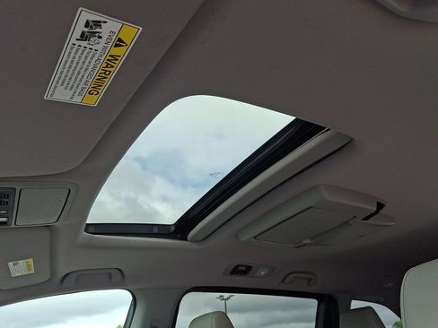 Used 2024 Honda Odyssey Touring image 14