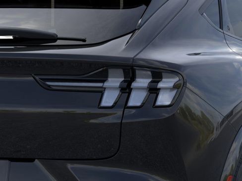 Used 2025 Ford Mustang Mach-E Premium image 21
