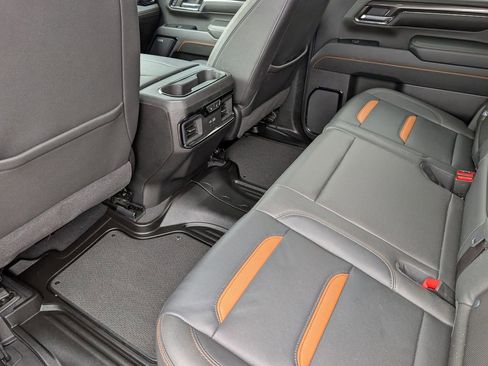 Used 2024 GMC Sierra 2500 AT4 w/ AT4 Premium Plus Package image 19