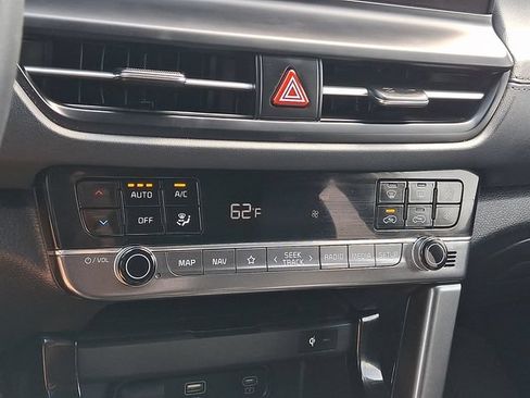 Certified 2025 Kia Seltos EX FWD image 15