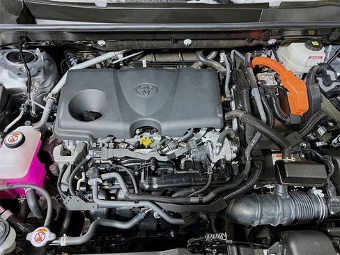 Certified 2025 Toyota RAV4 SE w/ Convenience Package image 26