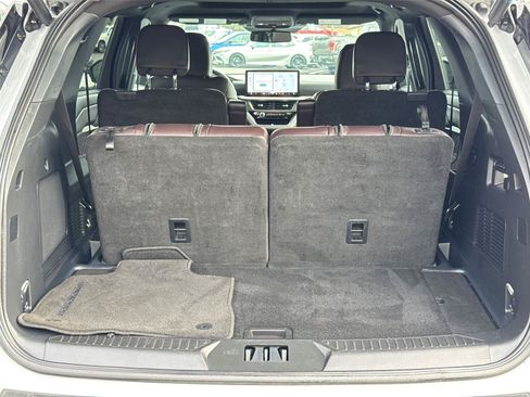 Used 2025 Ford Explorer Platinum w/ LUX Leather Package AWD/4WD image 13