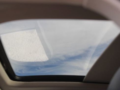 Used 2014 Lincoln MKZ Base image 30