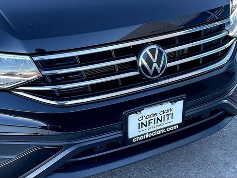 Used 2024 Volkswagen Tiguan SE image 27