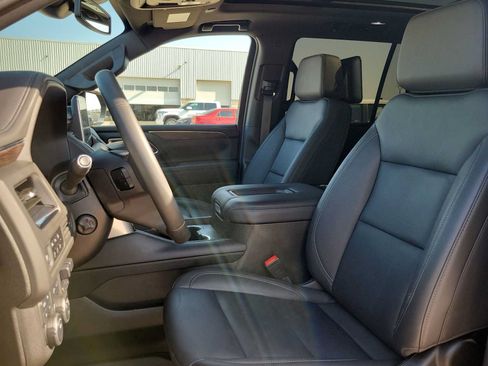 Used 2024 Chevrolet Tahoe Z71 w/ Luxury Package AWD/4WD image 15