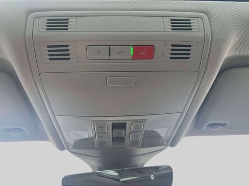Used 2023 Volkswagen Jetta SE FWD image 32