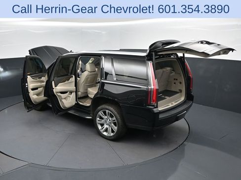 Used 2019 Cadillac Escalade Premium Luxury AWD/4WD image 2