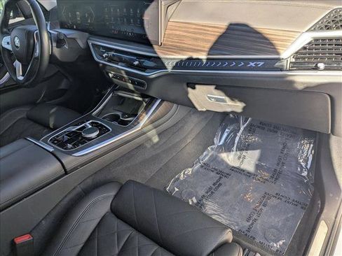 Used 2024 BMW X7 xDrive40i w/ Premium Package image 23