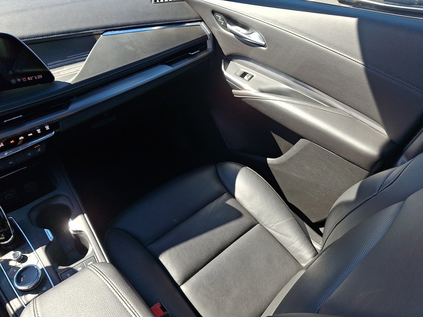 Certified 2024 Cadillac XT4 Premium Luxury AWD/4WD image 20