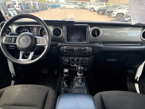 Used 2023 Jeep Wrangler Unlimited Sahara AWD/4WD image 14