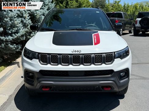 Used 2023 Jeep Compass Trailhawk image 2