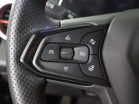 Used 2025 Chevrolet Trax RS w/ Driver Confidence Package image 41