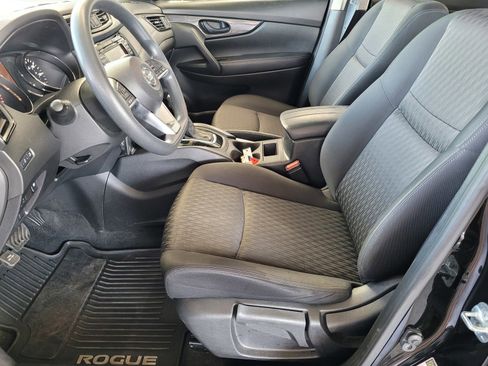 Certified 2020 Nissan Rogue S image 18