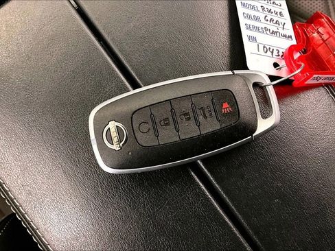 Used 2023 Nissan Rogue Platinum w/ Platinum Premium Package FWD image 35