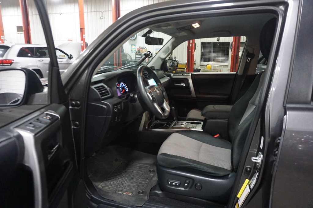 Used 2018 Toyota 4Runner SR5 RWD image 2