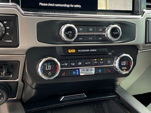 Used 2022 Ford F450 Platinum w/ FX4 Off-Road Package AWD/4WD image 18