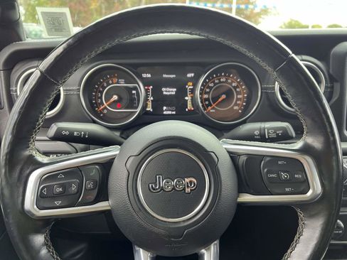 Certified 2020 Jeep Gladiator Overland image 35