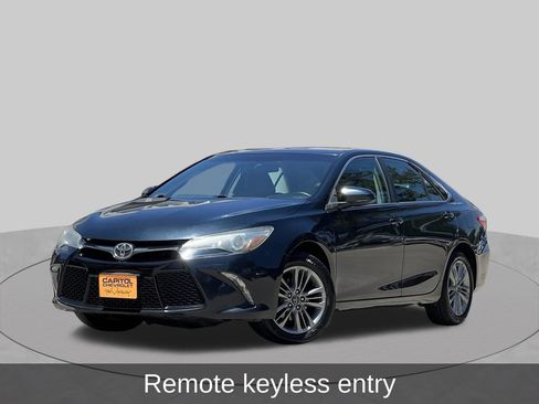 Used 2017 Toyota Camry SE FWD image 2