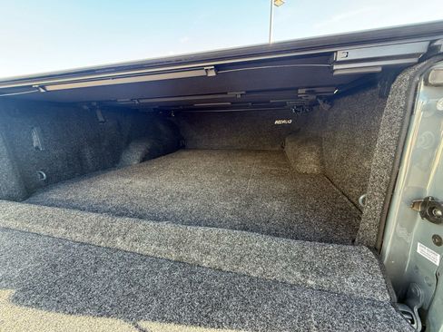 Used 2025 Jeep Gladiator Mojave w/ Convenience Group image 6