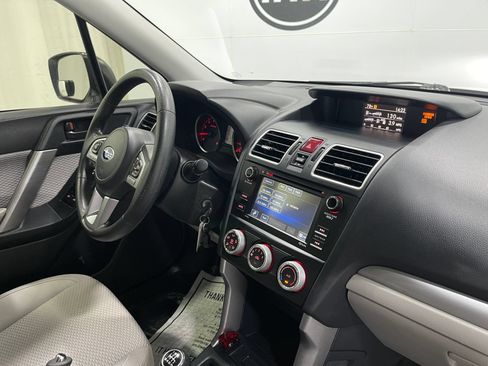Used 2018 Subaru Forester 2.5i AWD/4WD image 17