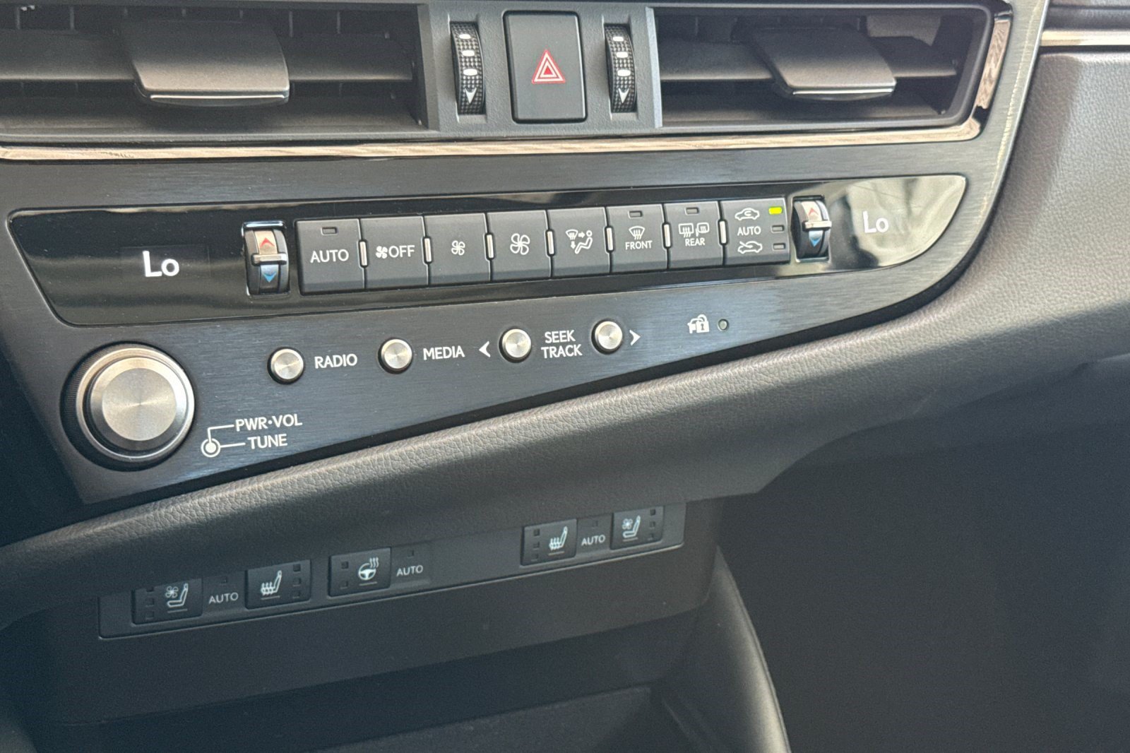 Certified 2025 Lexus ES 300h w/ Premium Package FWD image 25
