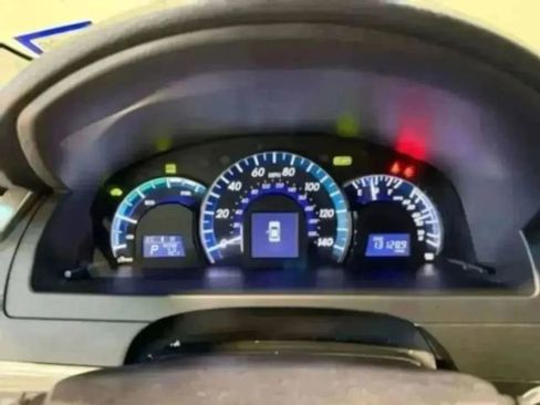 Used 2013 Toyota Camry LE image 12