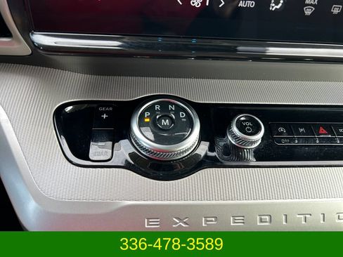 Used 2025 Ford Expedition Active RWD image 26