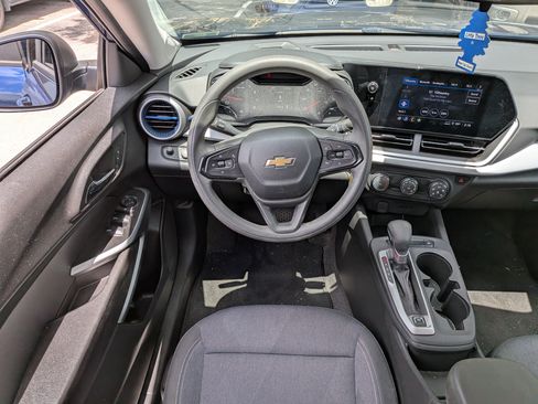 Used 2024 Chevrolet Trax LS w/ Driver Confidence Package FWD image 16