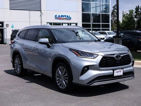 Used 2020 Toyota Highlander Platinum AWD/4WD image 8