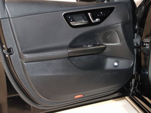 Used 2023 Mercedes-Benz C 300 4MATIC Sedan image 34