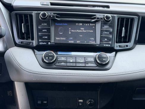 Used 2017 Toyota RAV4 XLE w/ Carpet Mat Package image 21