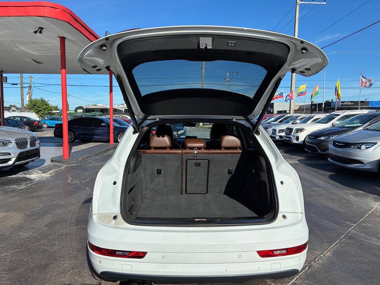 Used 2018 Audi Q3 2.0T Premium Plus w/ Premium Plus Package AWD/4WD image 4