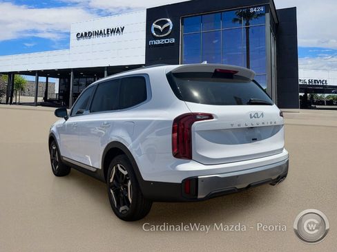 Used 2024 Kia Telluride S FWD image 4