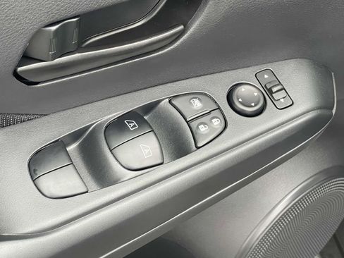 New 2025 Nissan Kicks Play S image 14