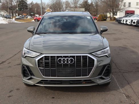 Used 2023 Audi Q3 2.0T Premium w/ Convenience Package image 2