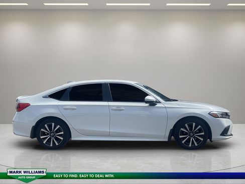 Used 2023 Honda Civic EX image 3