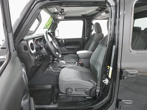 Used 2024 Jeep Gladiator Sport image 10