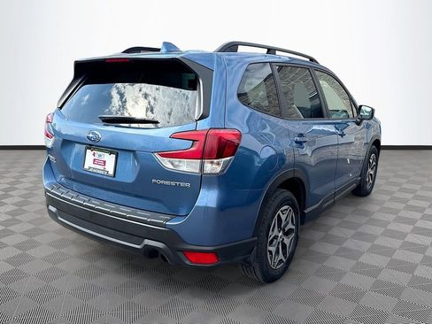Used 2021 Subaru Forester Premium image 4