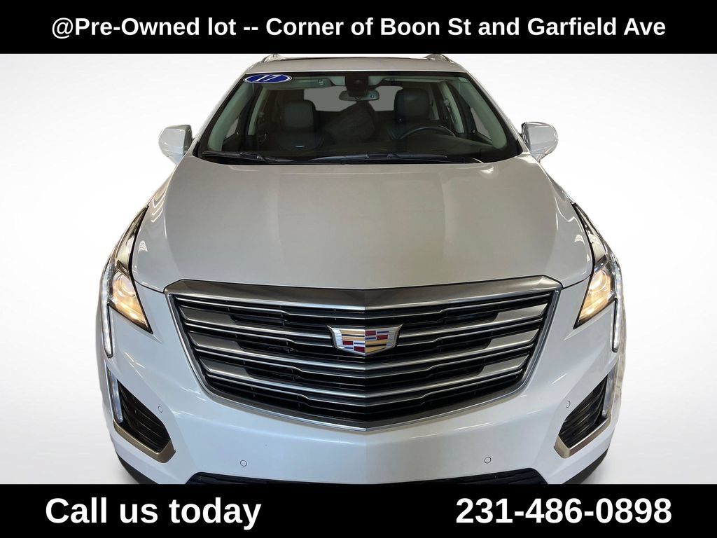 Used 2017 Cadillac XT5 Luxury w/ Driver Awareness Package AWD/4WD image 8