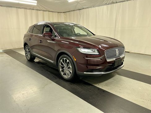 Used 2022 Lincoln Nautilus Reserve w/ Luxury Package image 1