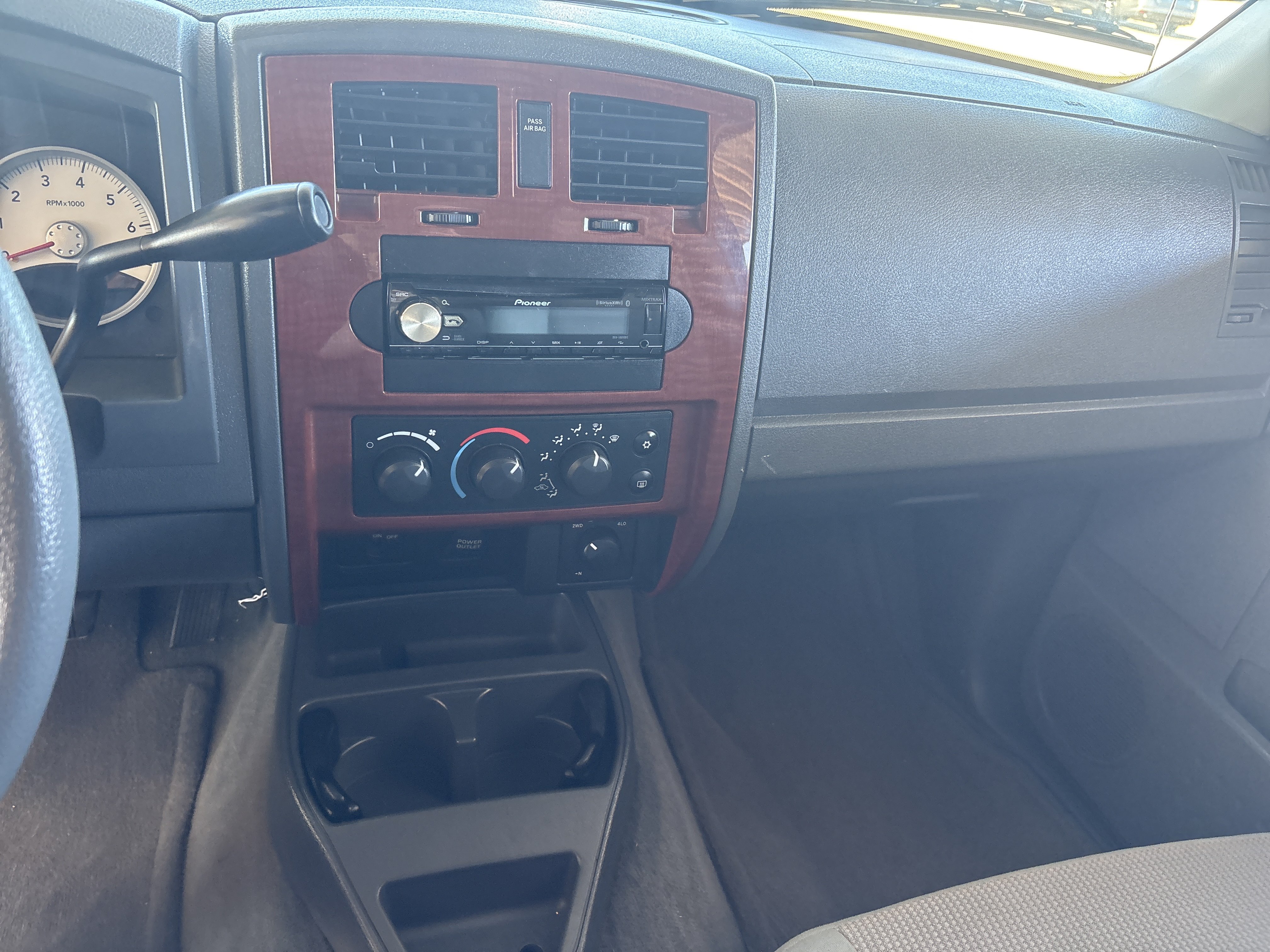 Used 2005 Dodge Dakota SLT AWD/4WD image 12