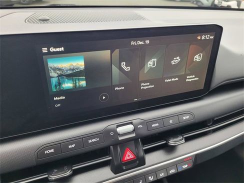 Used 2025 Kia K4 LXS image 11