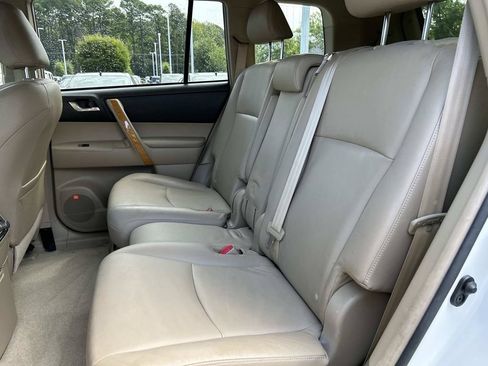 Used 2010 Toyota Highlander Limited AWD/4WD image 16