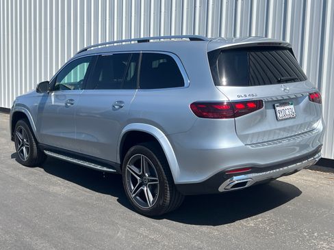 Used 2026 Mercedes-Benz GLS 450 4MATIC image 4