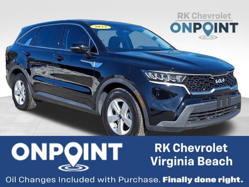 Used 2023 Kia Sorento LX image 1