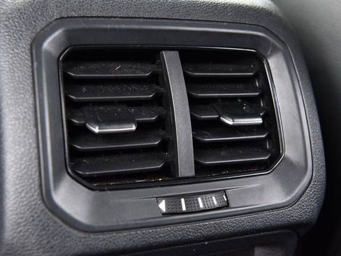 Certified 2024 Volkswagen Tiguan SE image 23