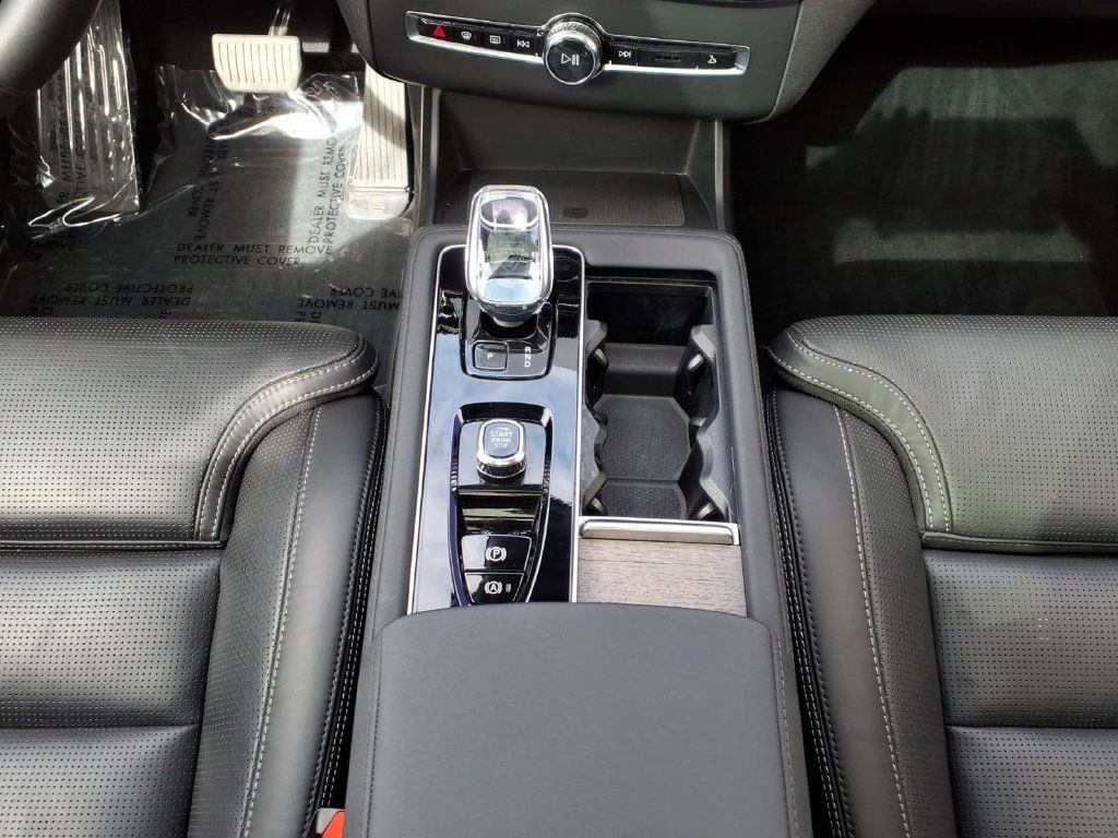 Certified 2026 Volvo XC90 B6 Ultra AWD/4WD image 21